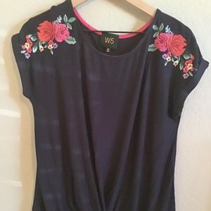 W5 navy blue top